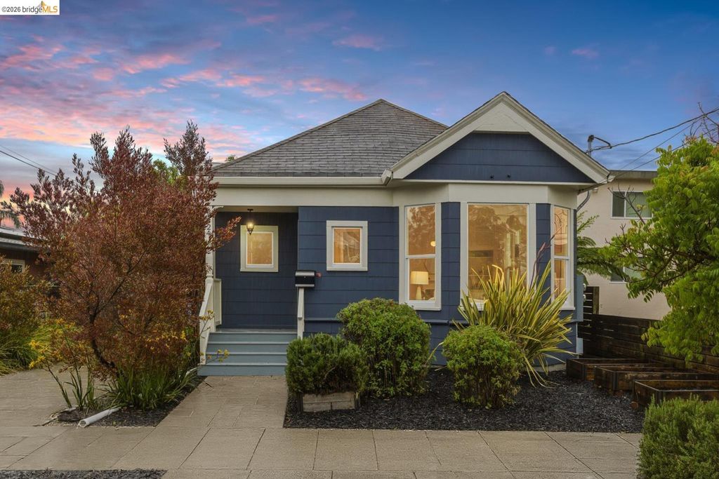 1324 Burnett St, Berkeley, CA 94702