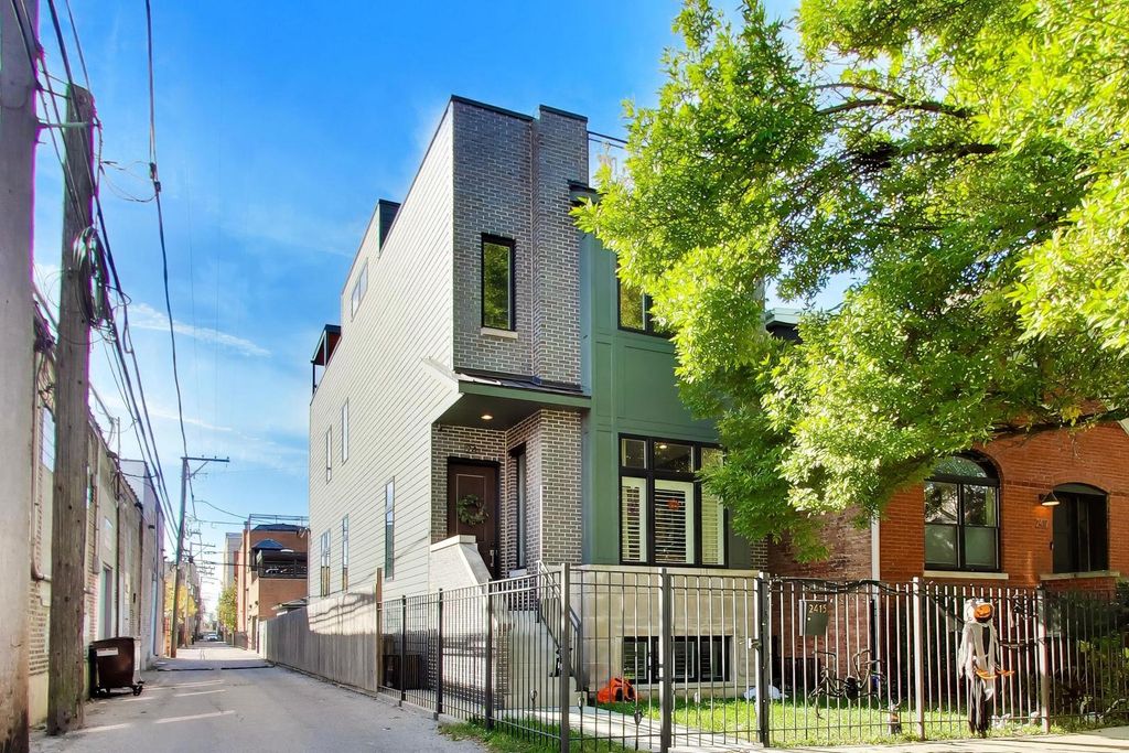 2415 W Huron Street, Chicago, IL 60612 — exterior
