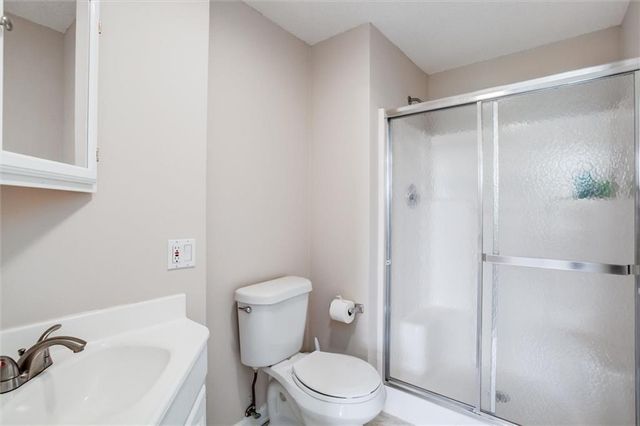 5416 Oakview Street, Shawnee, KS 66216