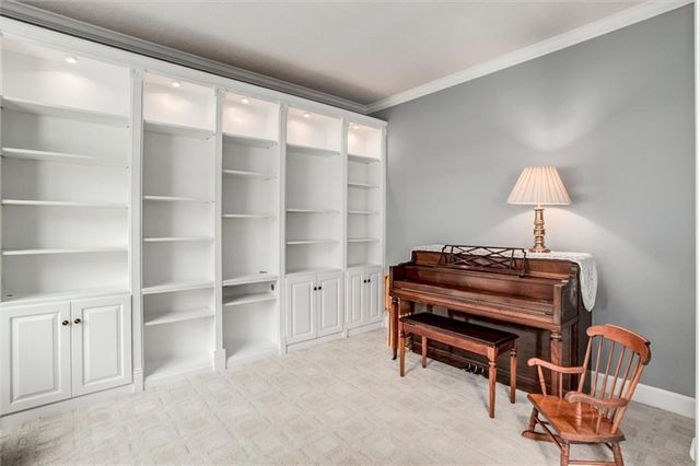 5416 Oakview Street, Shawnee, KS 66216