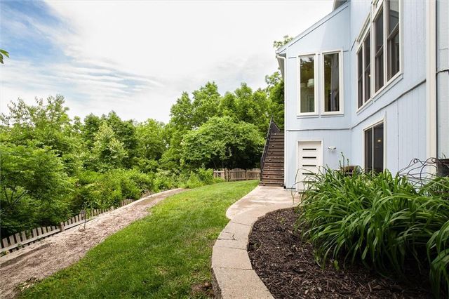 5416 Oakview Street, Shawnee, KS 66216