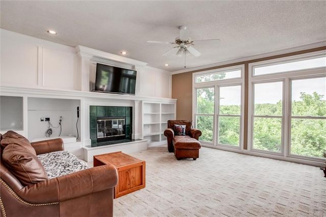 5416 Oakview Street, Shawnee, KS 66216