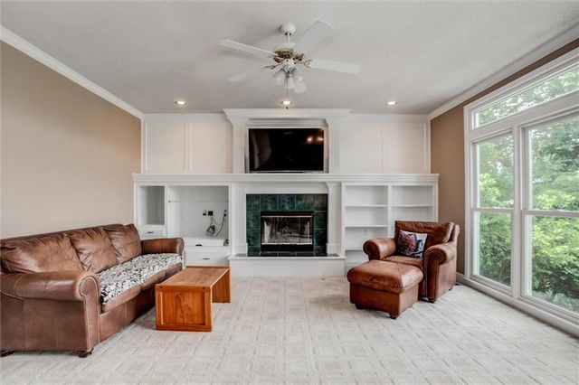 5416 Oakview Street, Shawnee, KS 66216