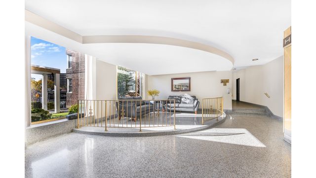 601 Kappock St Apt 2F, New York City, NY 10463