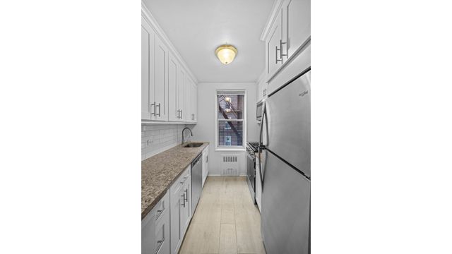 601 Kappock St Apt 2F, New York City, NY 10463