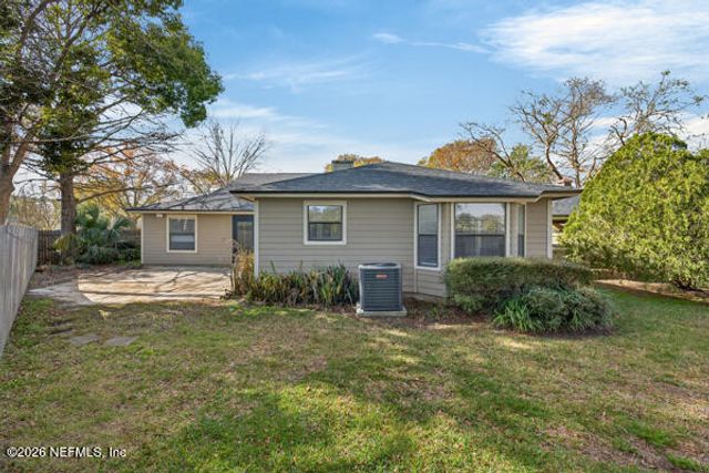 14423 POND PL Drive, Jacksonville, FL 32223