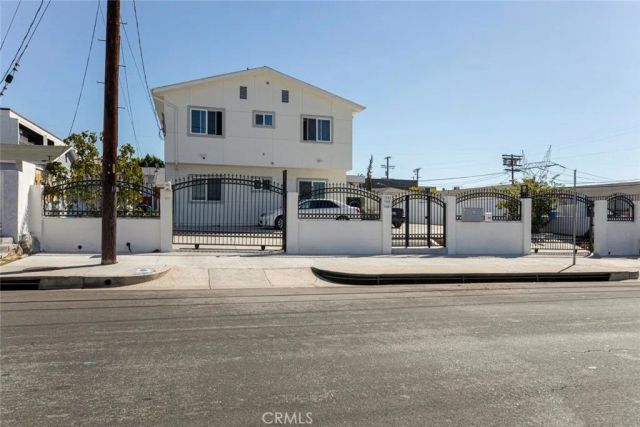 7406 Radford 2, North Hollywood, CA 91605