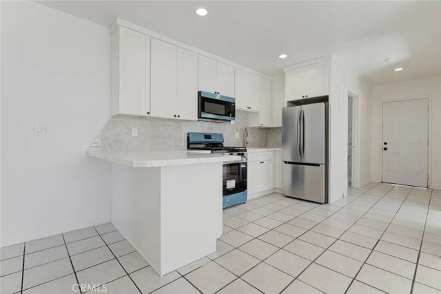7406 Radford 2, North Hollywood, CA 91605