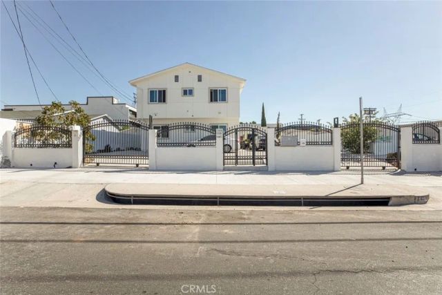 7406 Radford 2, North Hollywood, CA 91605