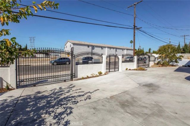 7406 Radford 2, North Hollywood, CA 91605