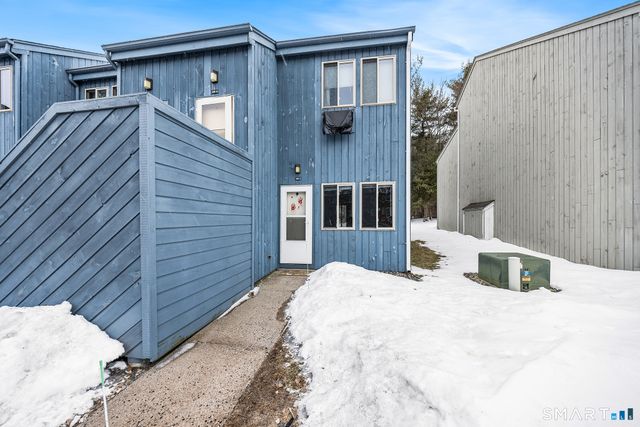 426 Emmett Street APT A, Bristol, CT 06010