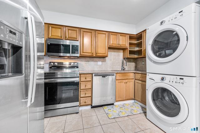 426 Emmett Street APT A, Bristol, CT 06010