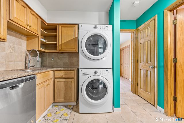 426 Emmett Street APT A, Bristol, CT 06010