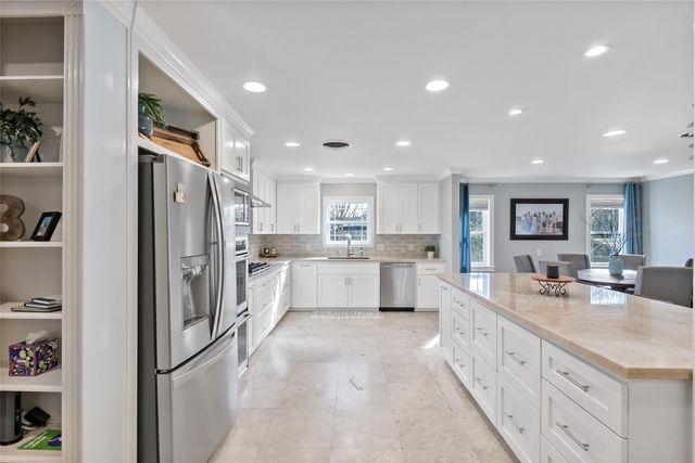 507 Crescent Drive, Bryan, TX 77801