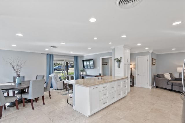 507 Crescent Drive, Bryan, TX 77801