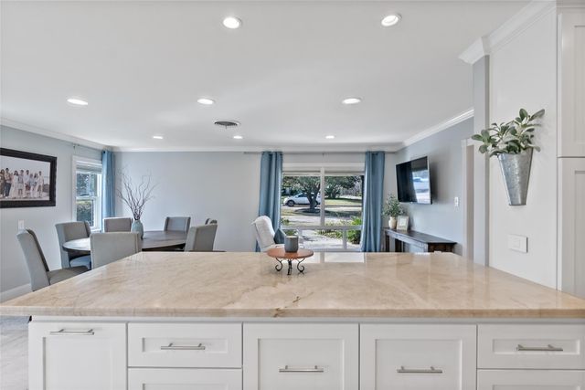 507 Crescent Drive, Bryan, TX 77801