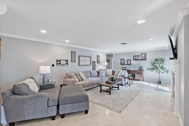 507 Crescent Drive, Bryan, TX 77801