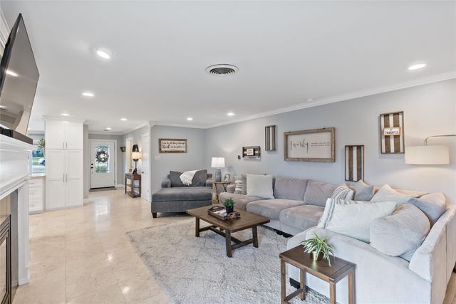 507 Crescent Drive, Bryan, TX 77801