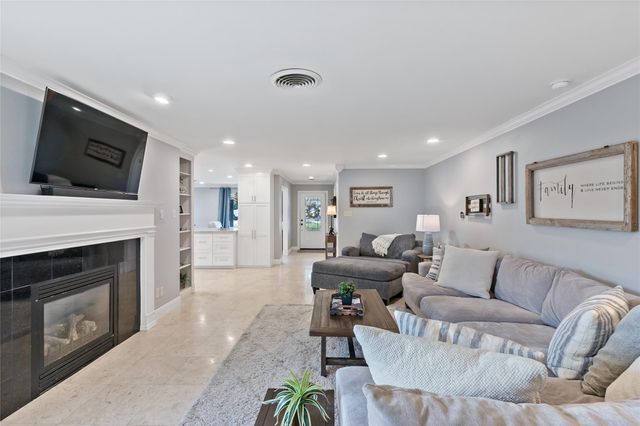 507 Crescent Drive, Bryan, TX 77801