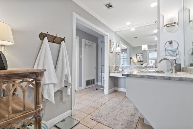 507 Crescent Drive, Bryan, TX 77801