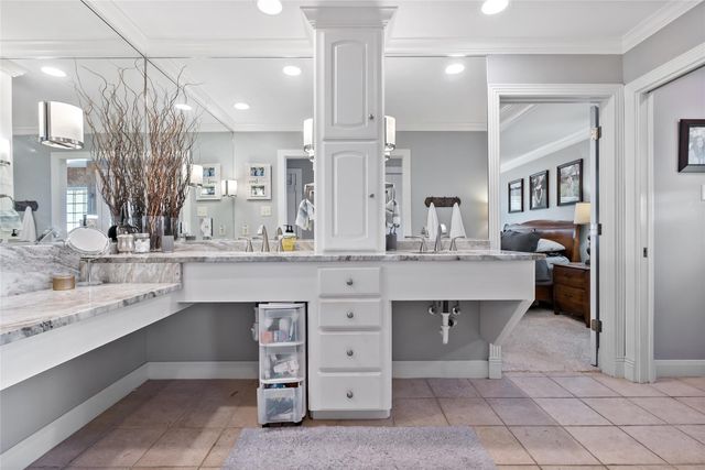 507 Crescent Drive, Bryan, TX 77801