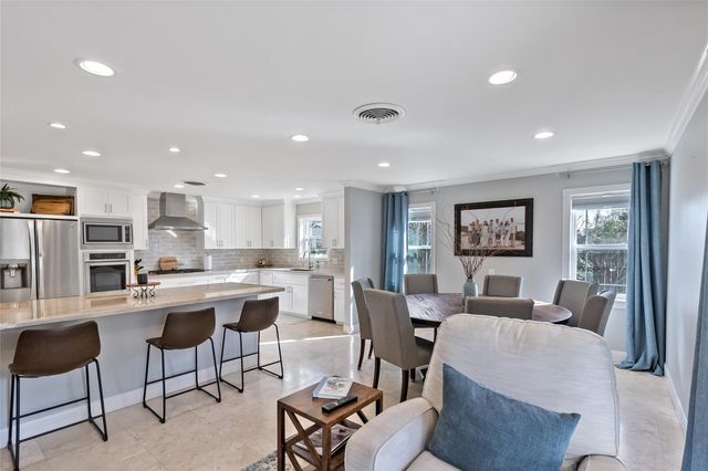 507 Crescent Drive, Bryan, TX 77801