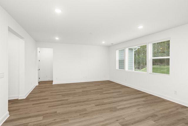 1555 Oak Springs Drive, Columbia, TN 38401