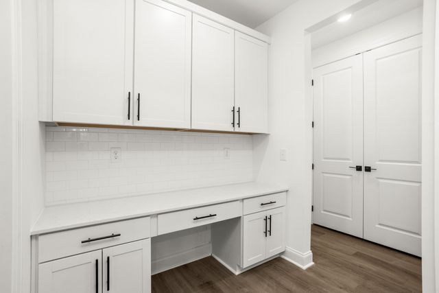 1555 Oak Springs Drive, Columbia, TN 38401