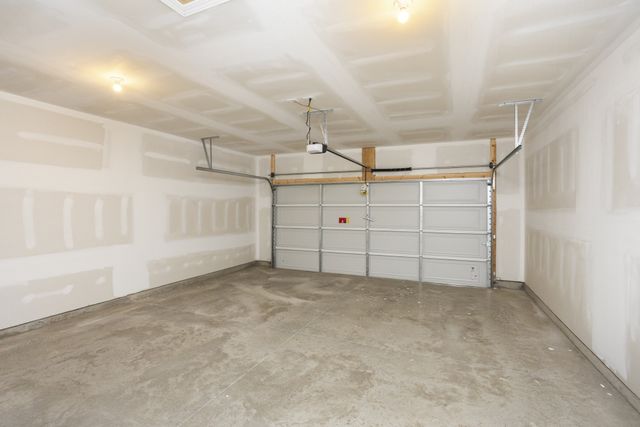 1555 Oak Springs Drive, Columbia, TN 38401