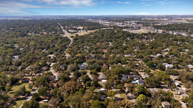 503 W Earl Street, Cleburne, TX 76033
