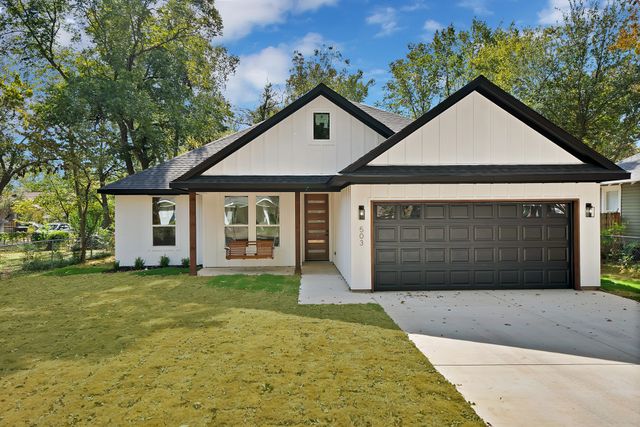503 W Earl Street, Cleburne, TX 76033