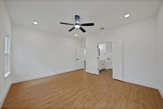 503 W Earl Street, Cleburne, TX 76033