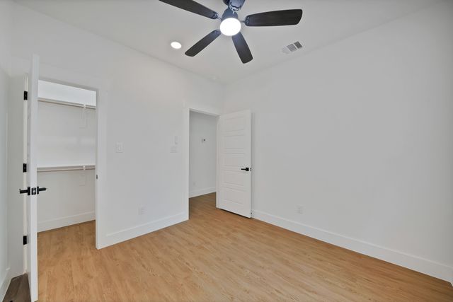 503 W Earl Street, Cleburne, TX 76033
