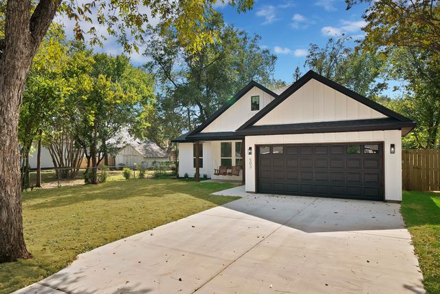 503 W Earl Street, Cleburne, TX 76033
