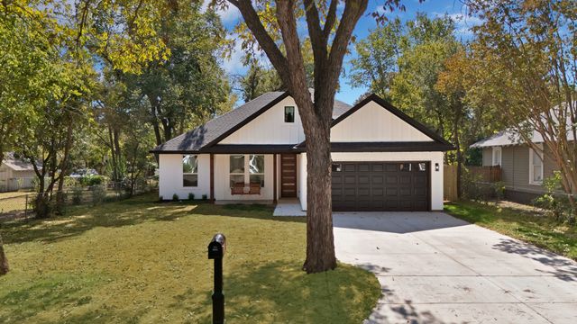 503 W Earl Street, Cleburne, TX 76033