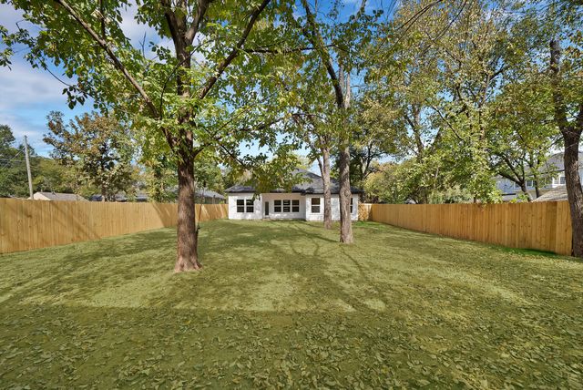 503 W Earl Street, Cleburne, TX 76033
