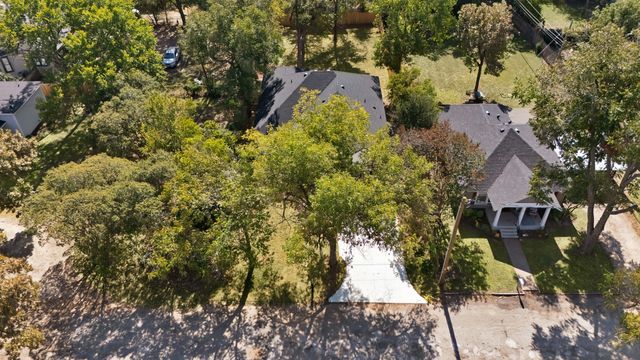 503 W Earl Street, Cleburne, TX 76033