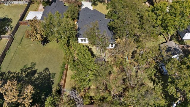 503 W Earl Street, Cleburne, TX 76033