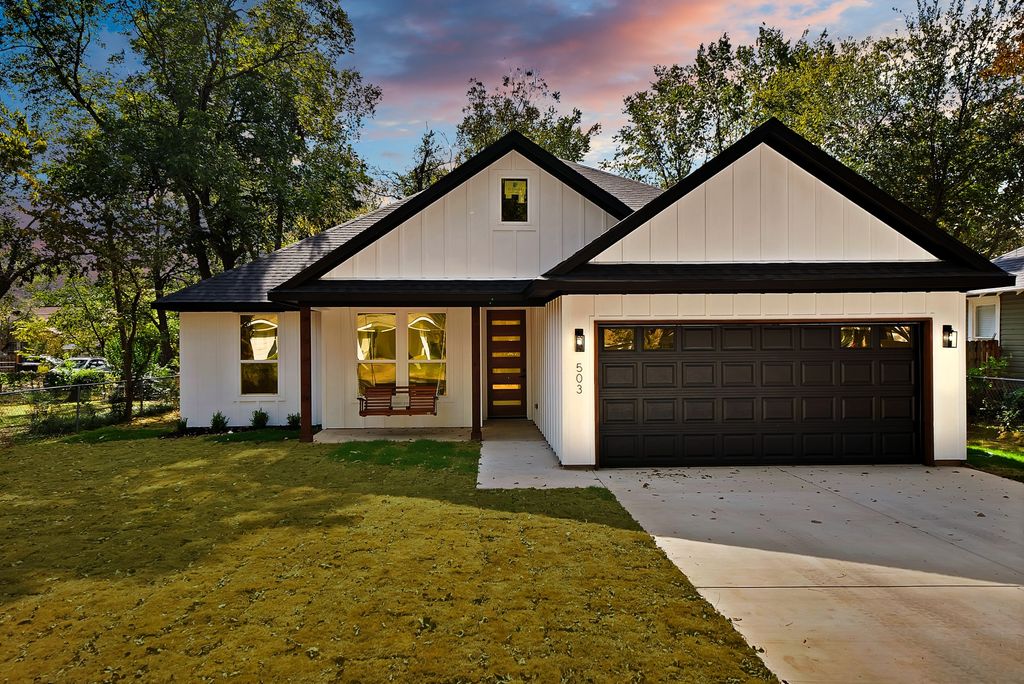 503 W Earl Street, Cleburne, TX 76033