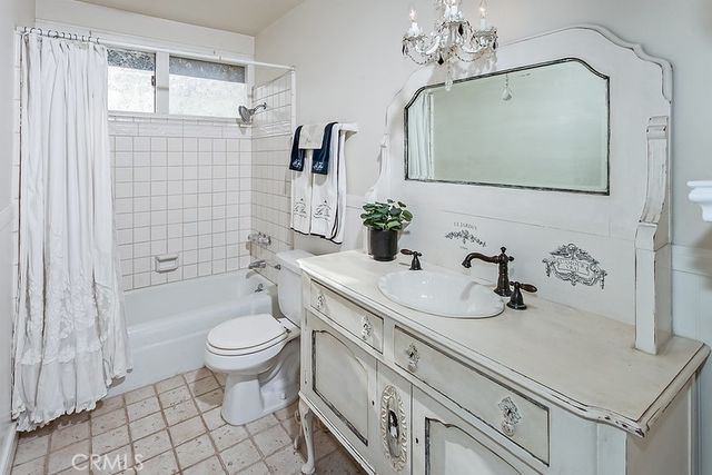 20659 Tuba, Chatsworth, CA 91311