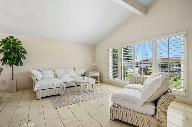 20659 Tuba, Chatsworth, CA 91311