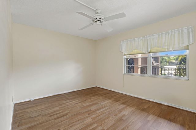300 SW 130TH Terrace 202B, Pembroke Pines, FL 33027