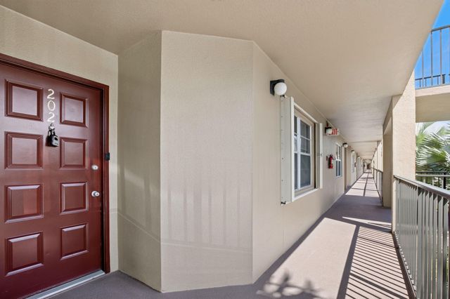 300 SW 130TH Terrace 202B, Pembroke Pines, FL 33027