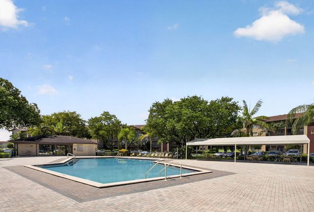 300 SW 130TH Terrace 202B, Pembroke Pines, FL 33027