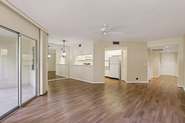 300 SW 130TH Terrace 202B, Pembroke Pines, FL 33027