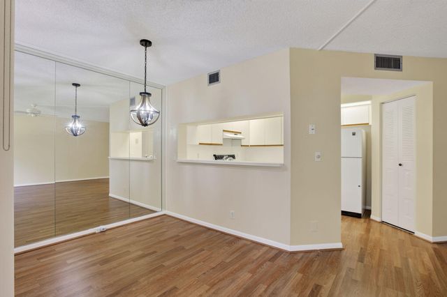 300 SW 130TH Terrace 202B, Pembroke Pines, FL 33027