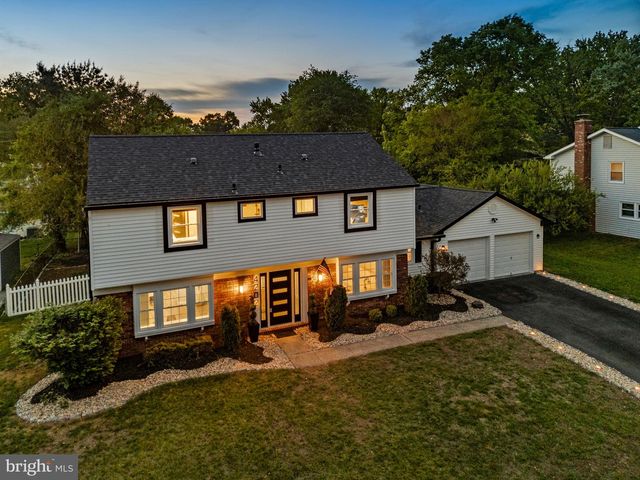 4202 MINSTRELL LN, Fairfax, VA 22033