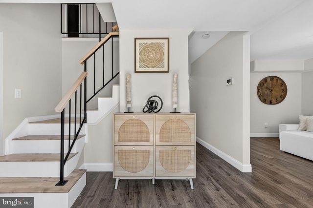 4202 MINSTRELL LN, Fairfax, VA 22033