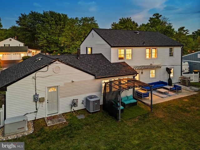 4202 MINSTRELL LN, Fairfax, VA 22033