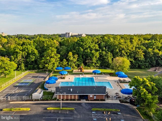 4202 MINSTRELL LN, Fairfax, VA 22033